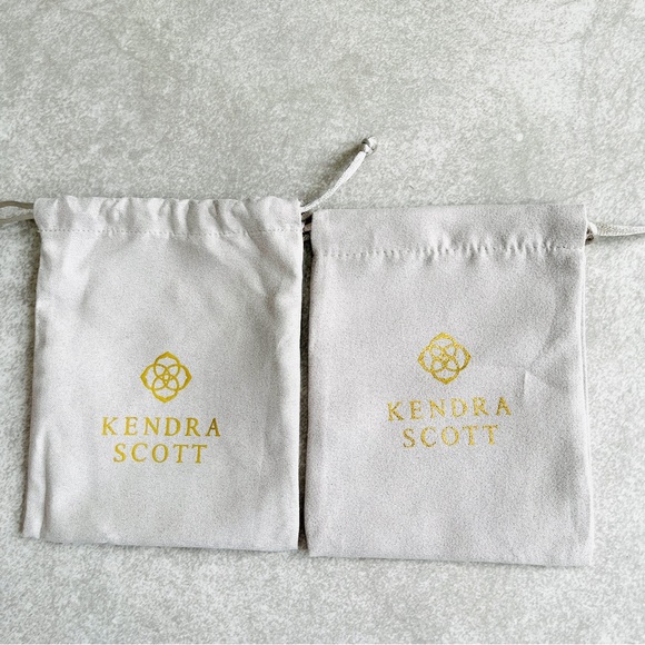 KENDRA SCOTT Ansley Heart Pendant Necklace In Rose Quartz - Picture 6 of 16